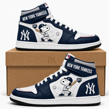 New York Yankees Snoopy Baseball Fan 3-Piece Set – Hoodie — Sweatpants & High-Top Sneakers