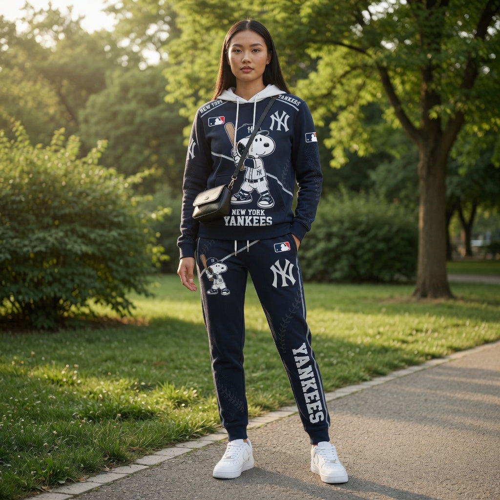 New York Yankees Snoopy Baseball Fan 3-Piece Set – Hoodie — Sweatpants & High-Top Sneakers